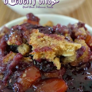 Nectarine Blueberry Crisp has a crunchy, delicious topping and is loaded with fresh nectarine and blueberries.