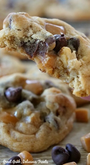 Caramel Chocolate Chip Cookies are thick and chewy cookies loaded with caramel pieces in every bite.