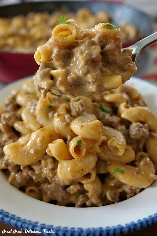 This Homemade Cheeseburger Macaroni has delicious flavor, is loaded with beef, cheese and noodles, and is an easy meal.