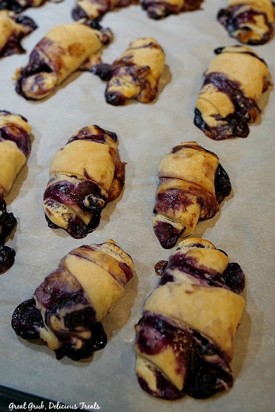 Blueberry Cream Cheese Bites are delicious hand held dessert treats filled with blueberries and cheesecake.