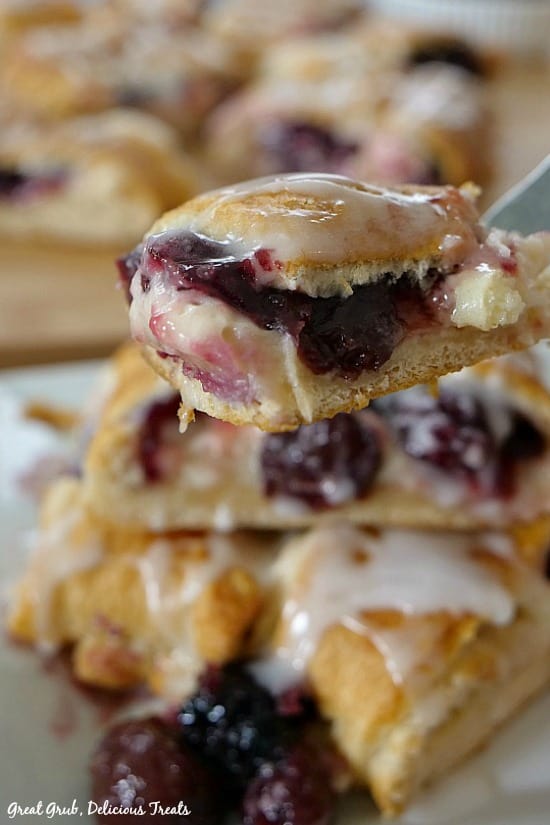 Cherry Cream Cheese Pastry has a delicious cream cheese filling, loaded with cherries and baked to perfection.