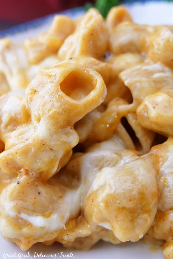 A close up picture of smoked mac and cheese.