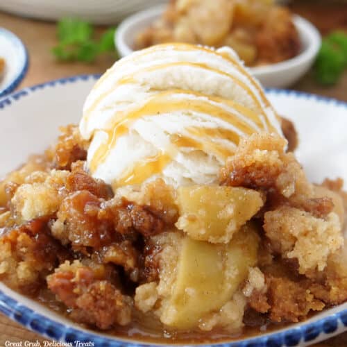 Caramel Apple Cobbler with Brown Sugar Pecan Crust